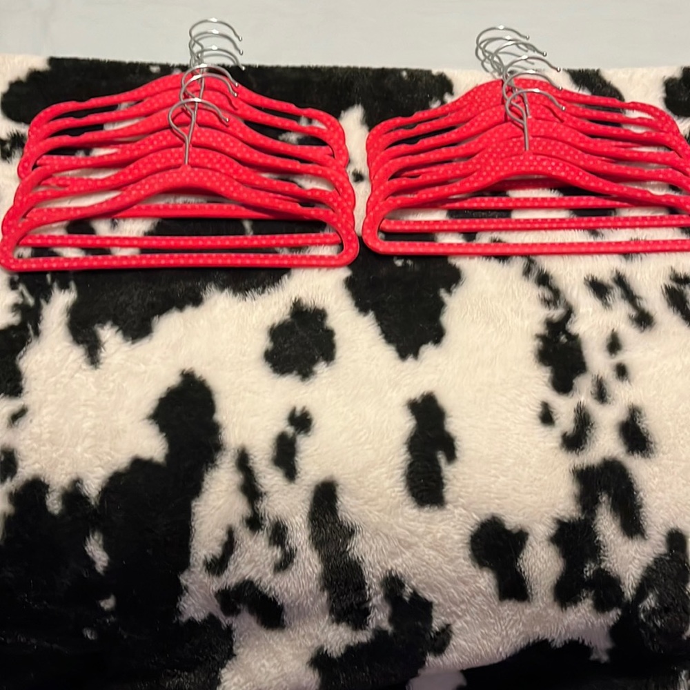 12 girls hangers